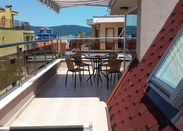 Donchevi Πανσιόν